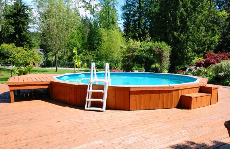 Byggnation av Pool. Munka Ljungby